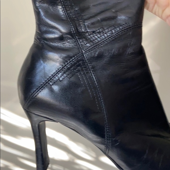 Size 8.5 Black Leather Square Toe Nine West Boots - Picture 14 of 14